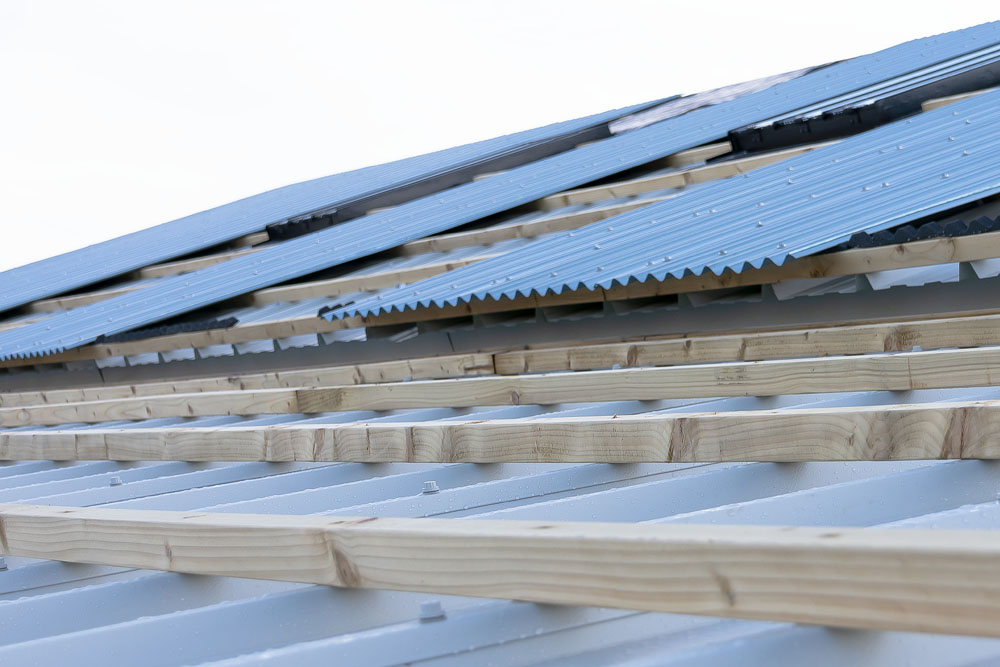 Picks Barn Tin Roof On Top Of Industrial Roof